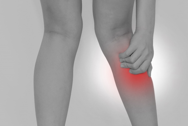 静脈がコブのようにふくらむ