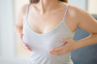 バストの下垂で胸元が寂しい